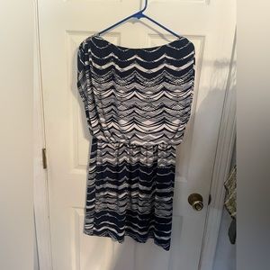 Enfocus dress. Navy blue and white wavy patterns.